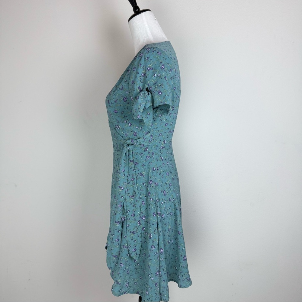 Miami Green Floral Wrap Dress Size‎ S Ruffle Short Sleeve Lightweight - Picture 2 of 7